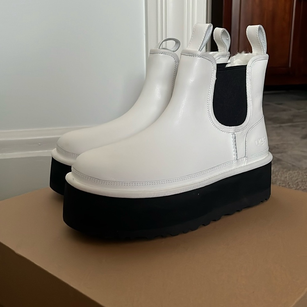 Ugg Black White Neumel Platform Boot, like new